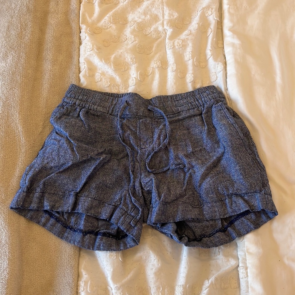 Blue jean elastic waste Old Navy kids shorts.